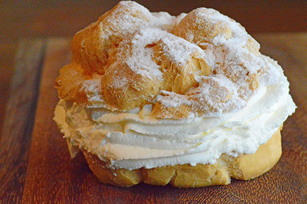 Wisconsin cream puff pastry