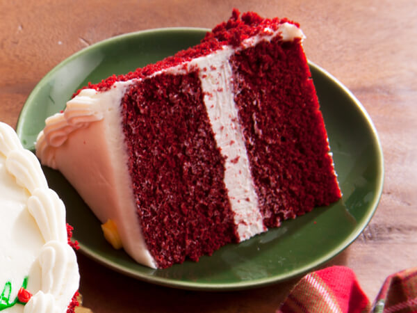 Red Velvet Cake: A Must-Have Holiday Dessert