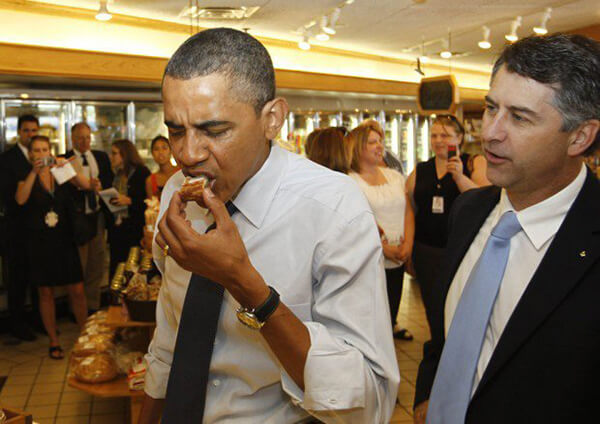 2010 President Obama with O&H Danish Bakery Kringle