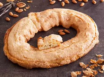 Item number: 110 - Almond Macaron Kringle
