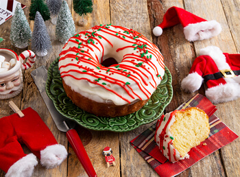 Santa's Donut Pout Cake