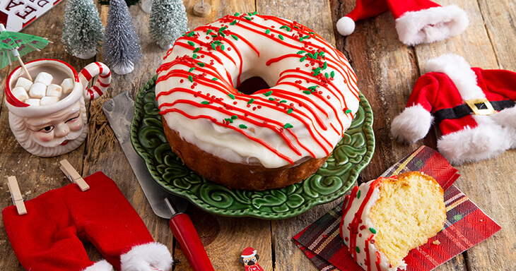 Item number: C352 - Santa's Donut Pout Cake