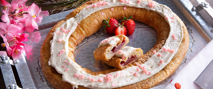 Item number: S146 - Strawberry Cheesecake Kringle