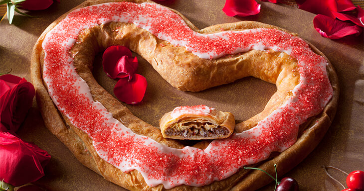 Item number: 224V - Valentine Pecan Kringle