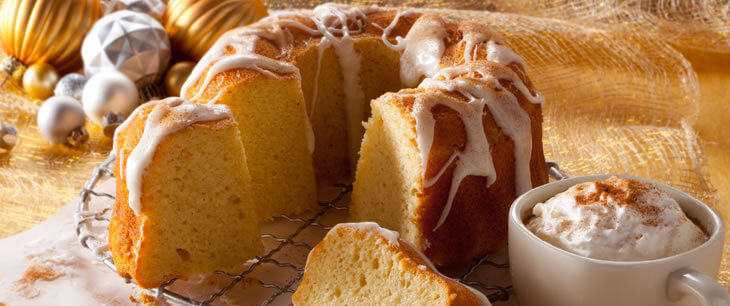 White Christmas Crown Cake