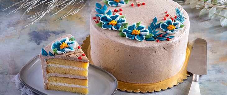 Winter Wonderland Cinnamon Roll Cake