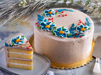Winter Wonderland Cinnamon Roll Cake